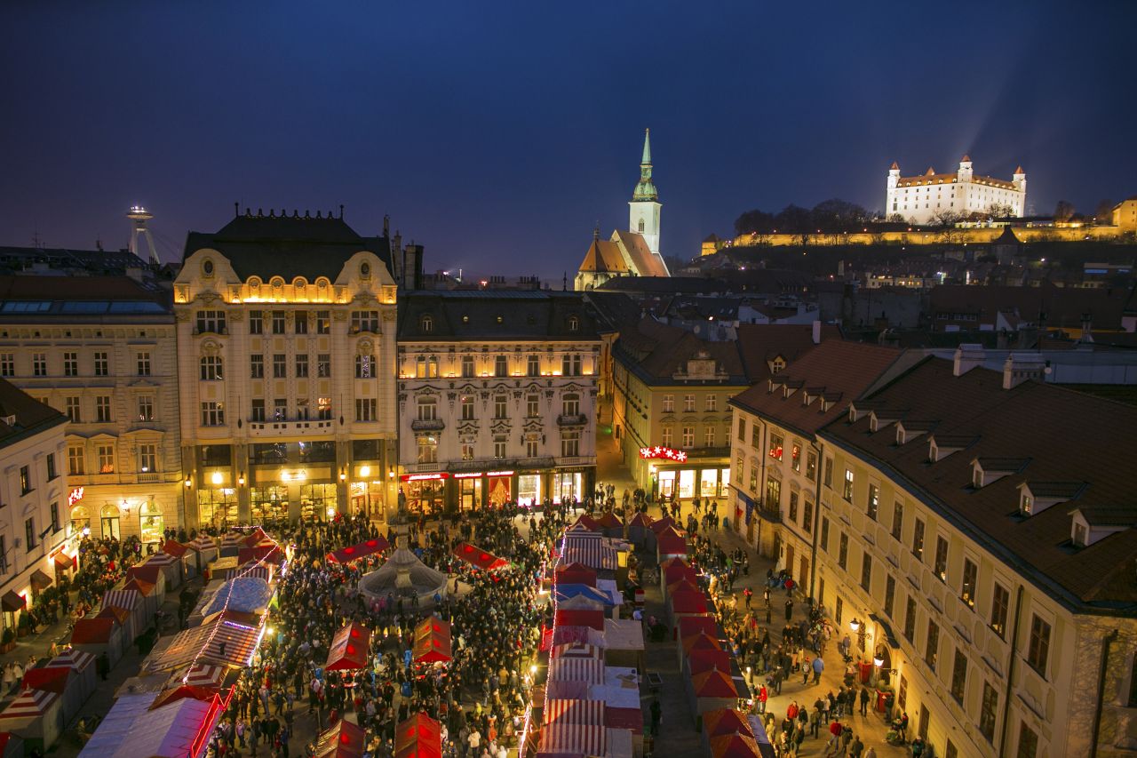 Šťastné a Bratislavské! Předvánoční čas si zpříjemněte třeba na Slovensku