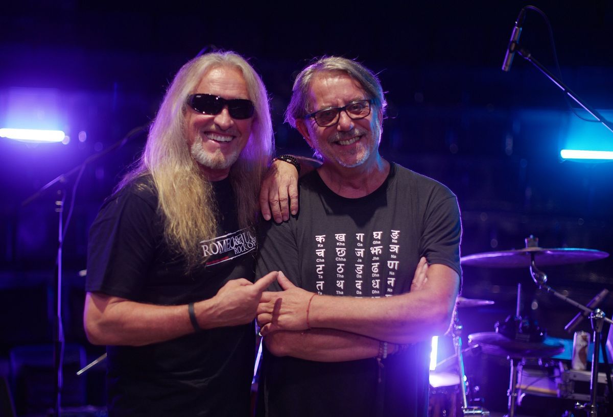 precedens-tezi-z-vynikajiciho-alba-odstiny-cerne-ale-zahraje-i-jako-predkapela-skotske-kapele-nazareth