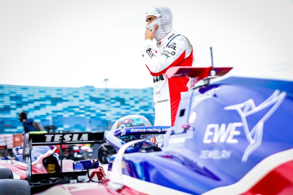 Konec sezóny FIA F3: Charouz Racing System se v Soči předvedl parádně
