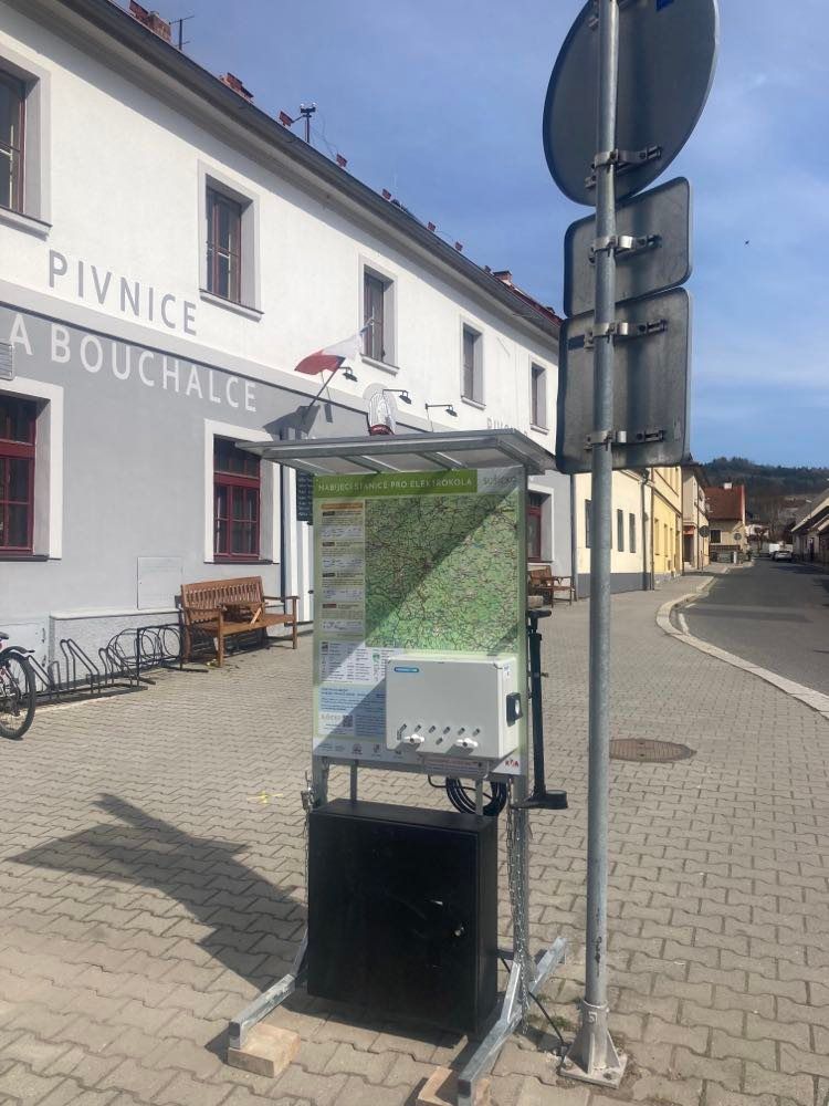 Sušicko nabízí turistům propracovanou síť nabíjecích stanic pro elektrokola