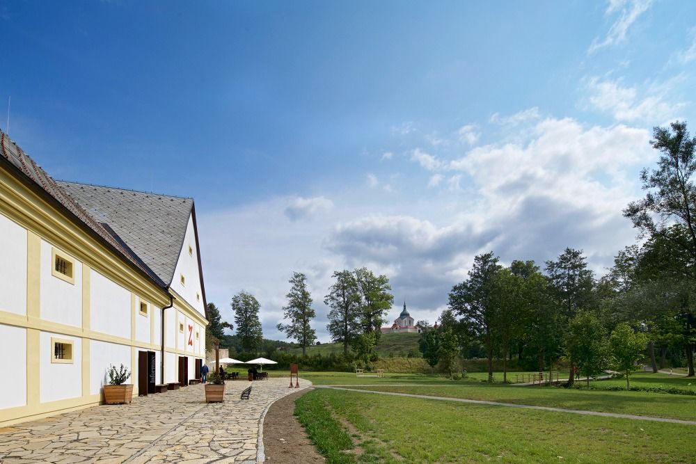 Žďár nad Sázavou – originální prázdninový program na zámku a vstupní brána do Žďárských vrchů