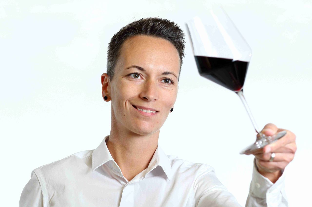 Poradna sommelierky Denisy Kolaříkové: Jak si správně užít červené víno