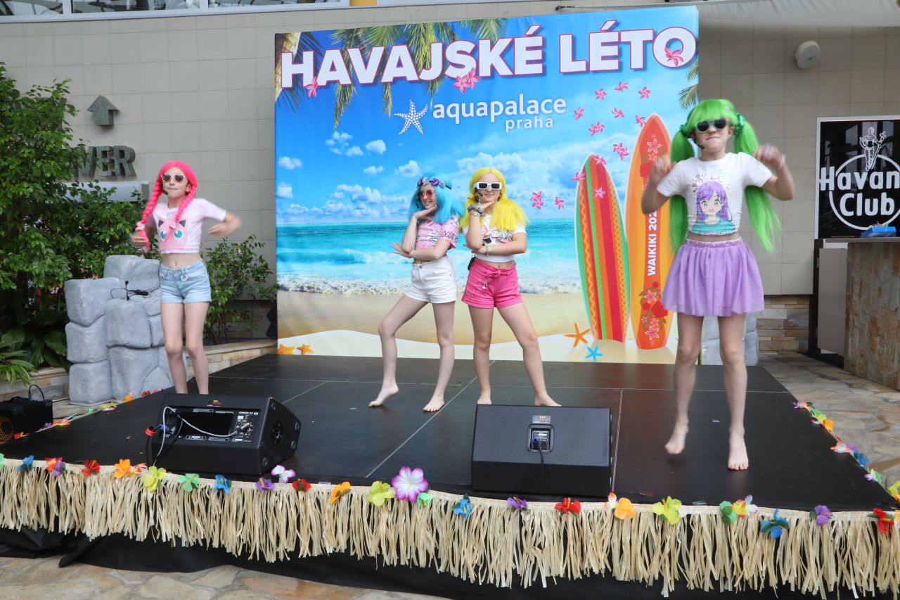 Aquapalace Praha zahajuje letní sezónu v Havajském stylu