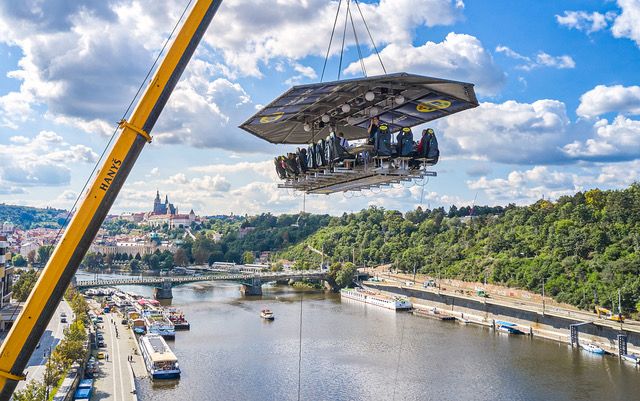 Letošní Večeře v oblacích bude bude opět na pražské náplavce