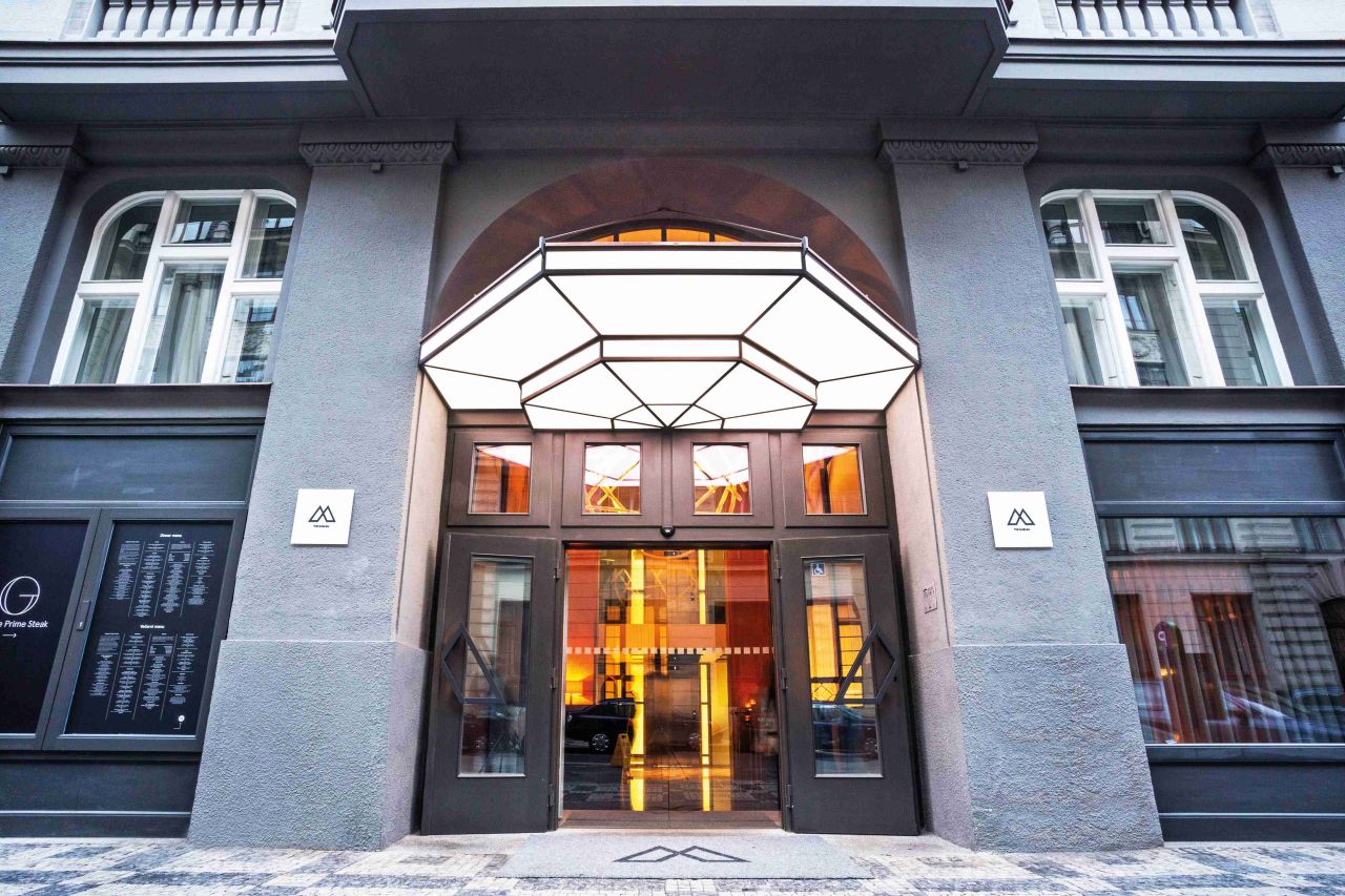 Umění, business, relax i gastronomie. To vše je The Emblem Hotel Prague
