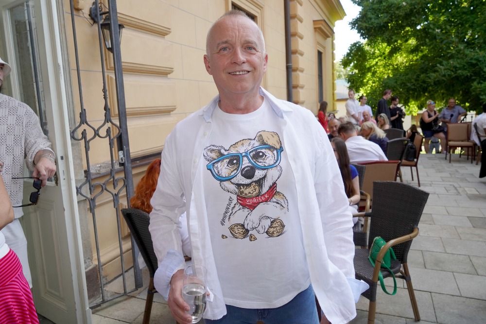 Na soustředění Muže roku dorazil Karel Voříšek ve speciálním tričku