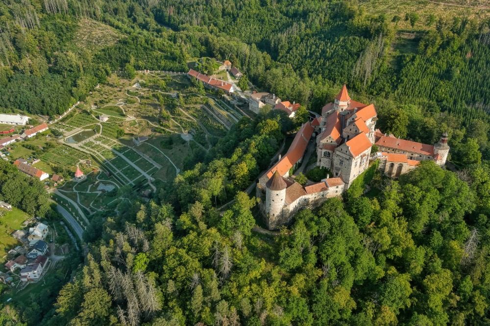 Nechte se okouzlit kompletně zrekonstruovanou vrchnostenskou zahradou na hradě Pernštejn