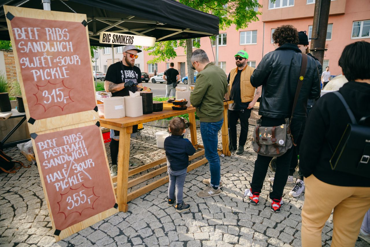 Milovníci gastro zážitků, PASTRAMI POP-UP vol. II si opět našel cestu do Holešovické tržnice