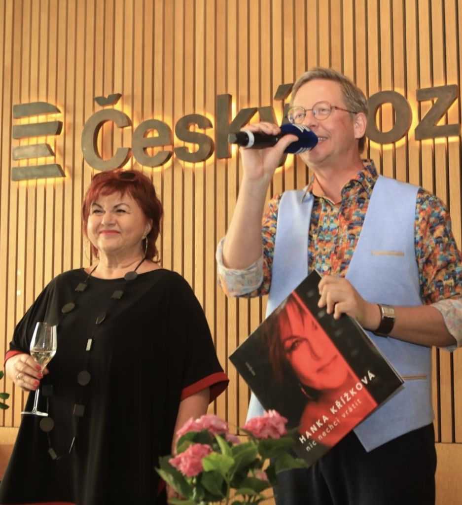 Hanka Křížková pokřtila své „vinylové cédéčko“ NIC NECHCI VRÁTIT