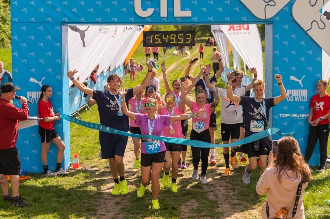 Tisíce běžců zdolaly letošní Vltava Run ve velkém stylu