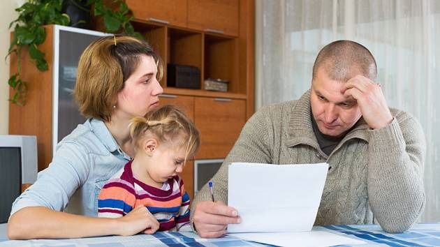 Nebankovní úvěry ohrožují nízkopříjmové domácnosti: Index NeplatUroky.cz vystavuje známku 4