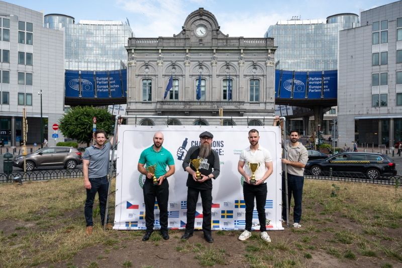 Česká republika získala v Bruselu uznání za rekordní pokles počtu kuřáků
