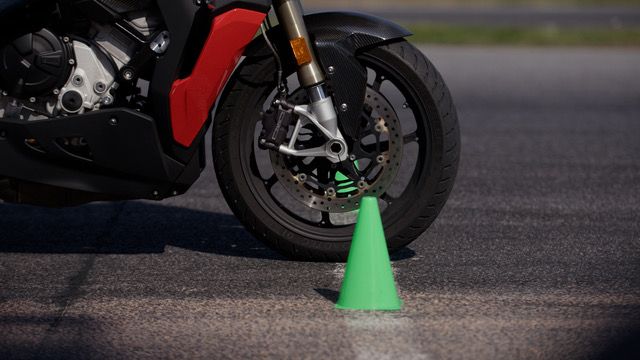 Projekt Učme se přežít spouští edukativní e-book pokrývající všechny aspekty života motorkáře