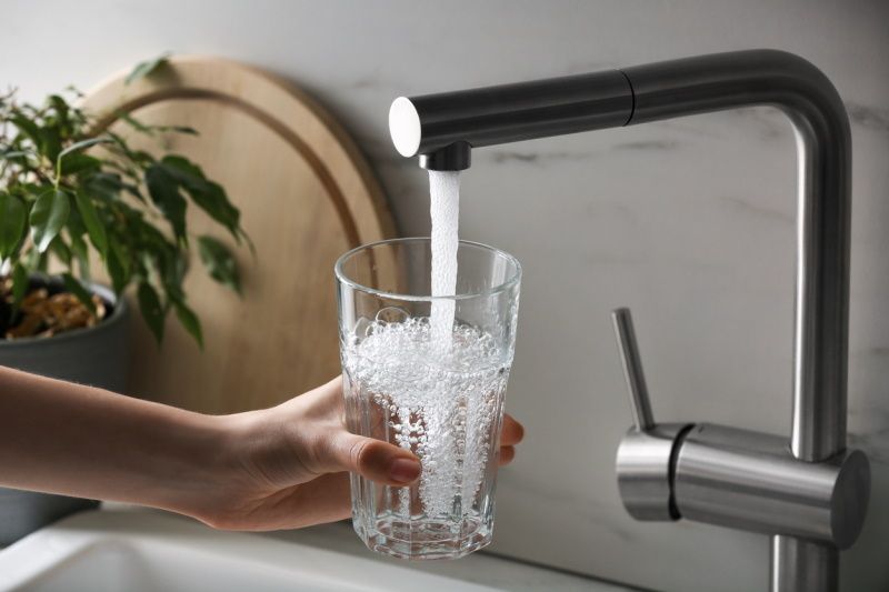 Češi věří kohoutkové. V Praze ji pije 9 z 10 lidí, většina bez filtru