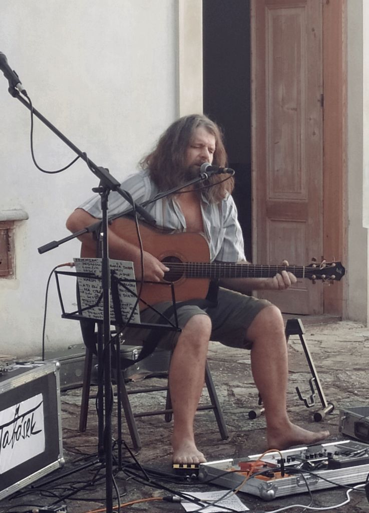 Folkový písničkář Pavel Tabásek a jeho magický realismus
