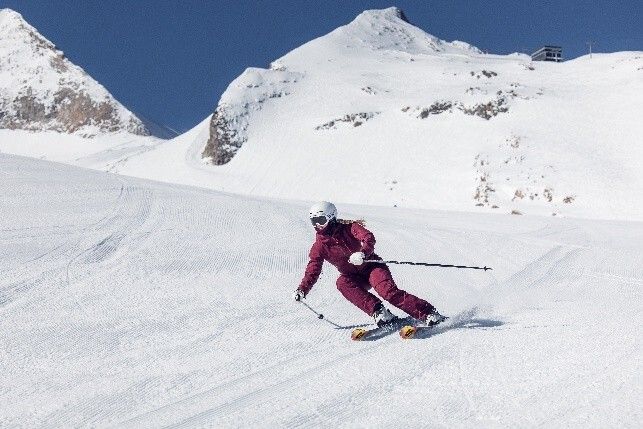 Tyrolský Hintertux zahajuje zimní sezonu 2025/26: těšte se na podzimní lyžování a akci Park Opening