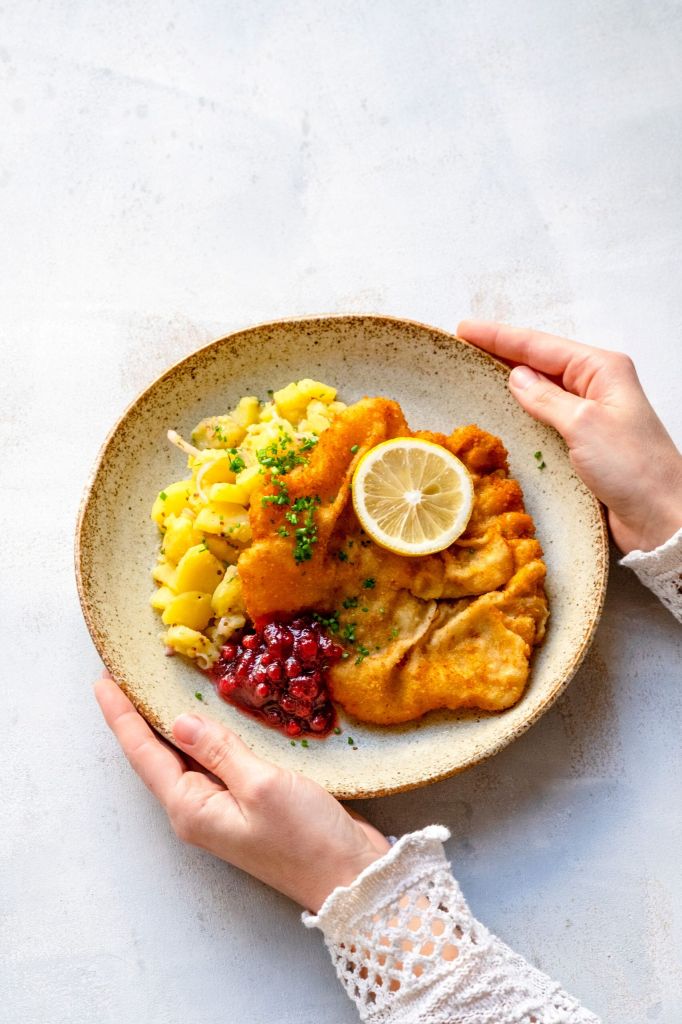 Chuť Rakouska u vás doma: Recept na dokonalý vídeňský řízek
