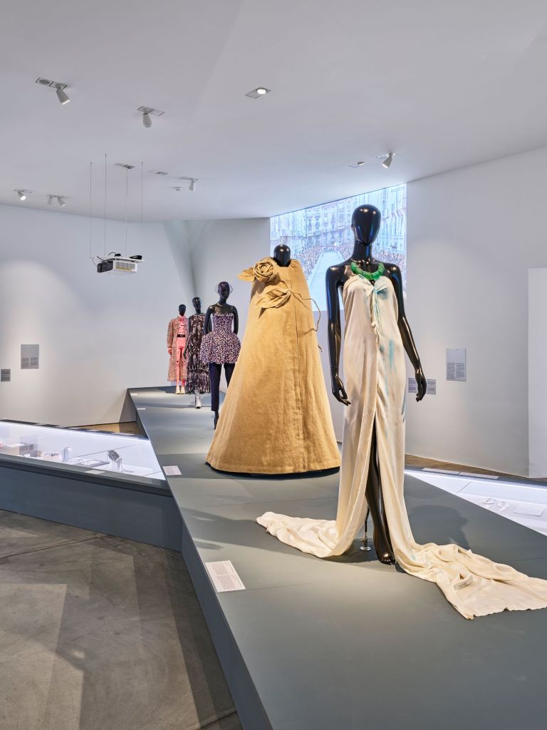 Móda jako performance: Vitra Design Museum zve na výstavu Catwalk – The Art of The Fashion Show