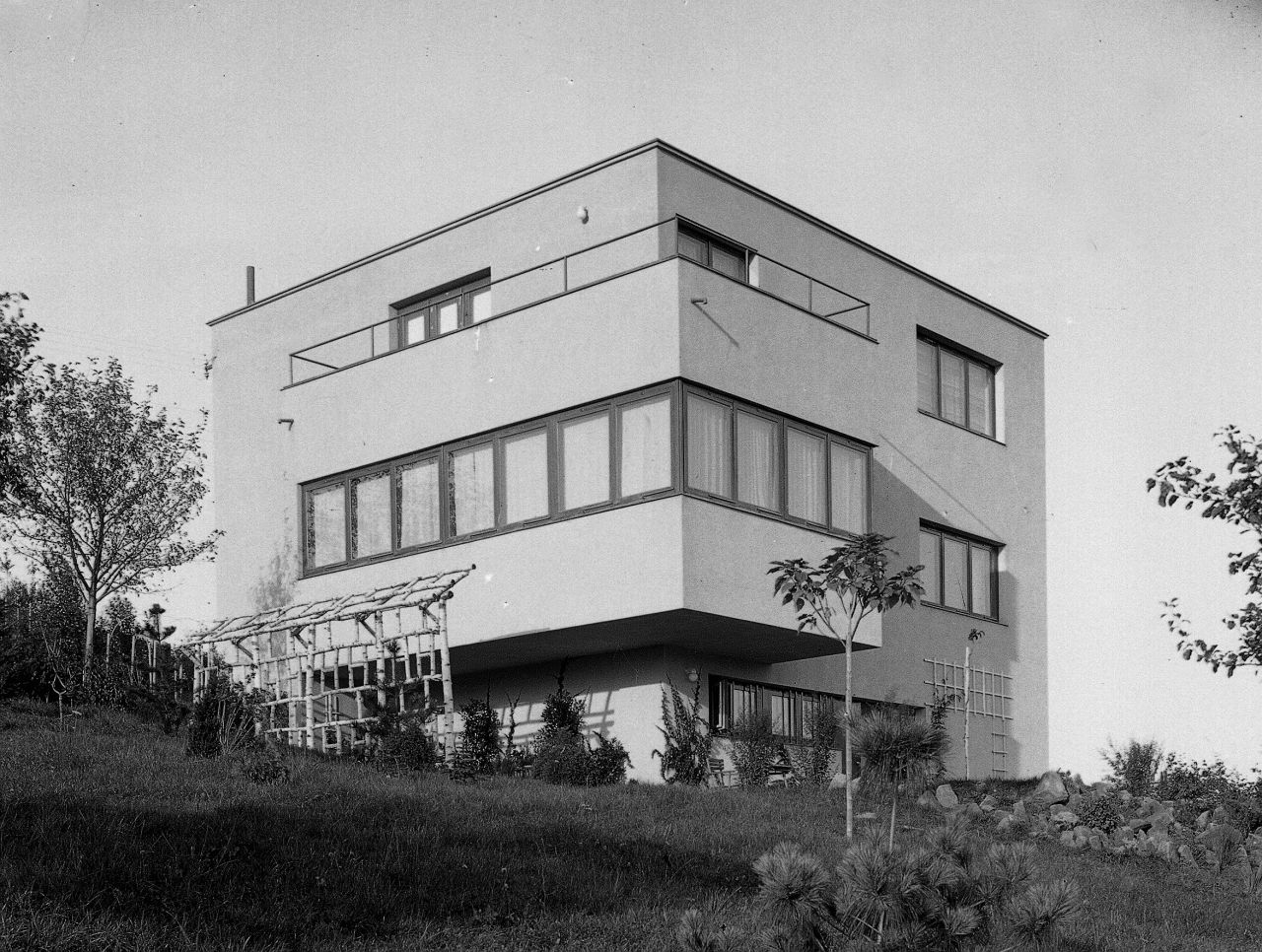 Nová kniha odhaluje neznámou historii Zikmundovy vily a jejího zapomenutého obyvatele