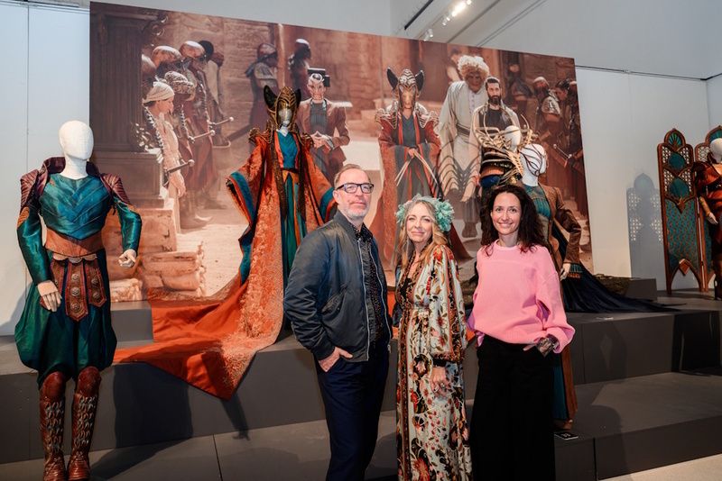 Hollywoodské kostýmy s českým puncem: Unikátní výstava „Fashion & Fantasy“