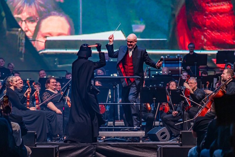 Světový vánoční koncert génia filmové hudby Johna Williamse se po loňském úspěchu vrací do České republiky!