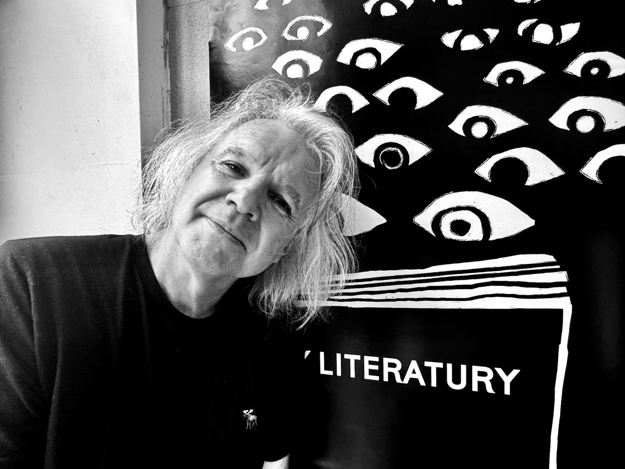 Tisíc očí, kniha, kterou nebudete číst, ale žít