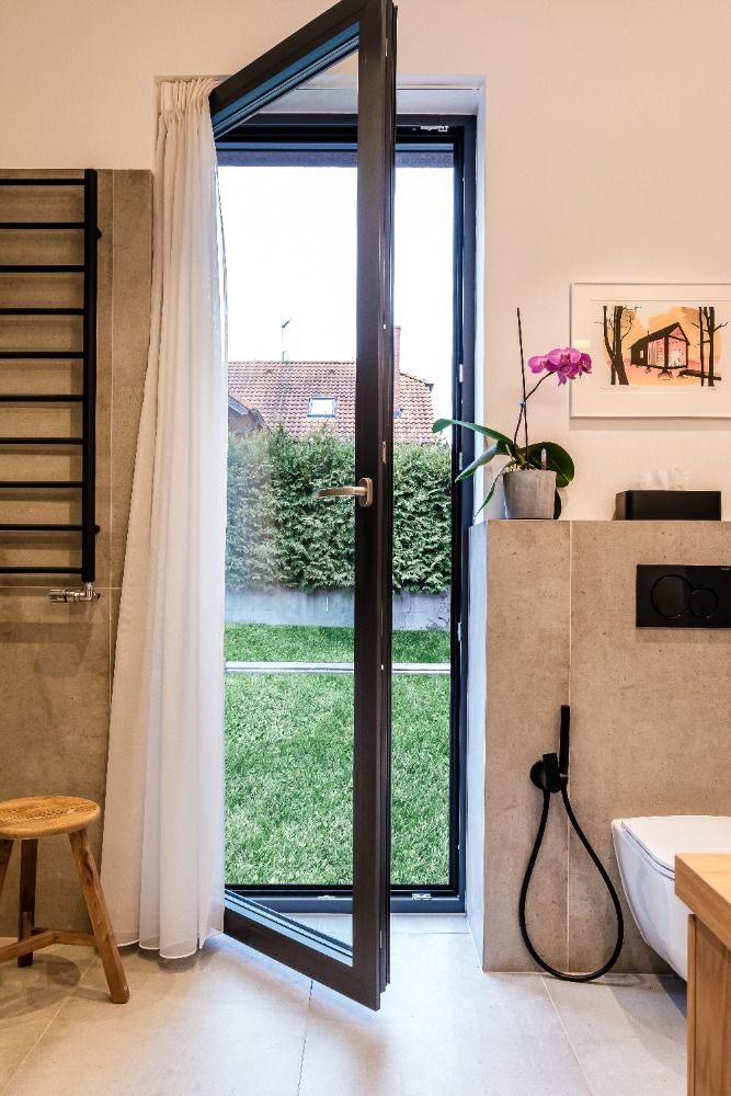 Zamlžená okna v zimě: co je normální a co už ne