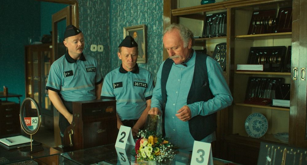 Přání k narozeninám: Křtiny. Komedie, kde dobré úmysly opět končí katastrofou