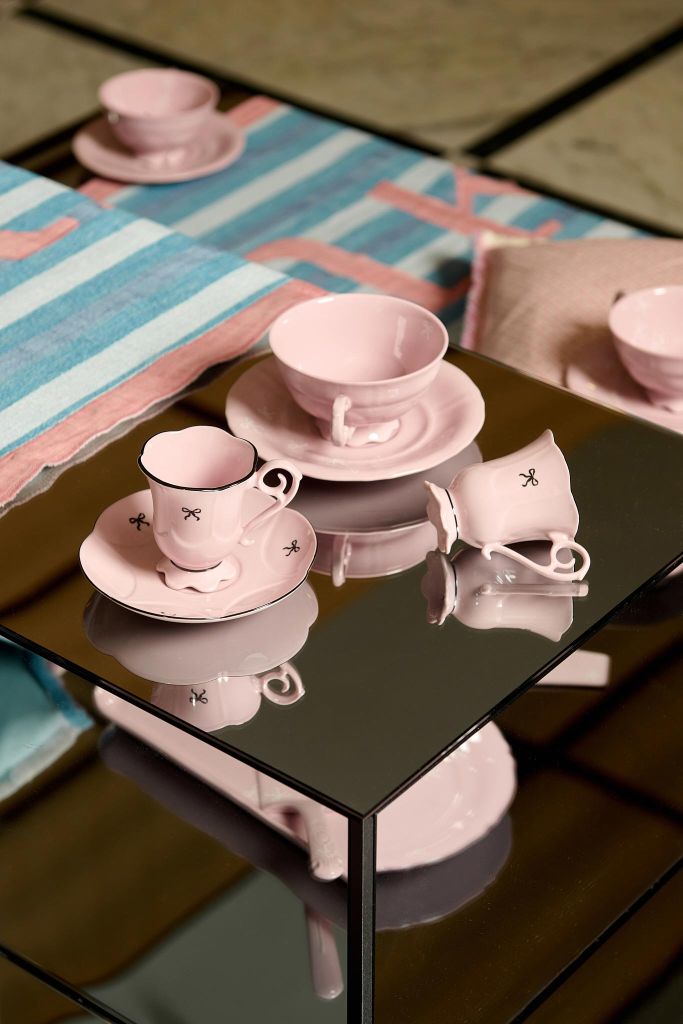 Dolores v růžové startuje v Alcronu