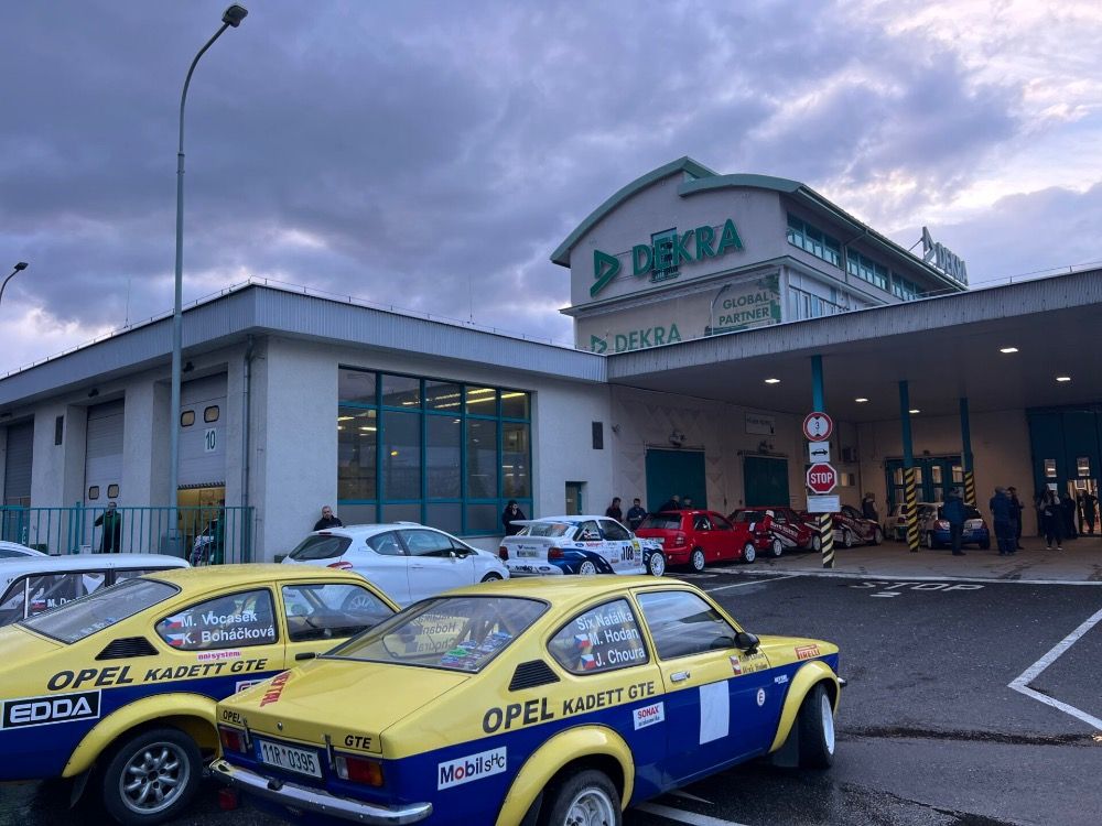 Talent, praxe a motorsport: studenti Mechanic Academy poprvé u centrálního testování rally