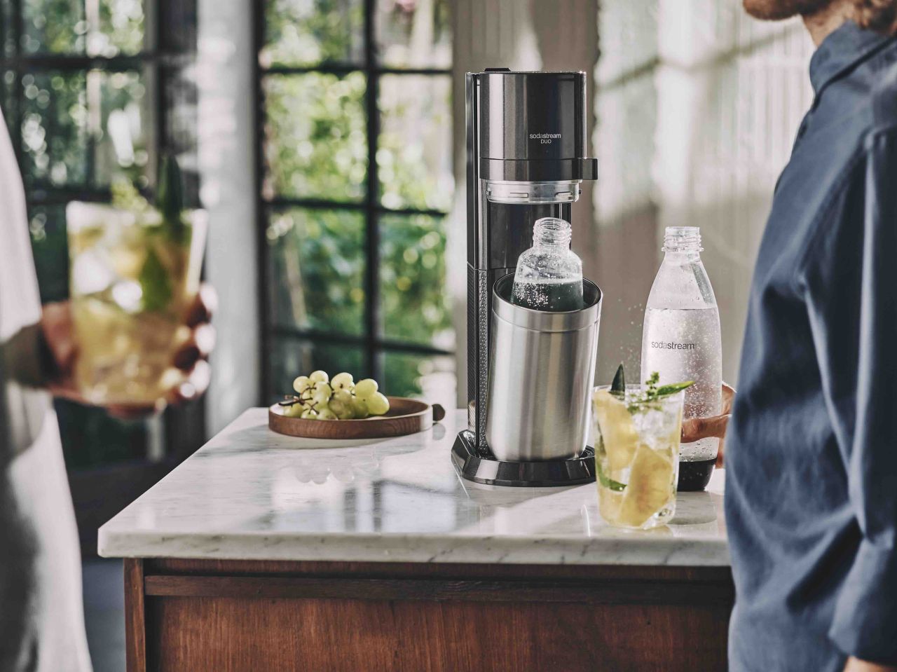 Domácí party bez stresu: Jak vytvořit atmosféru, kterou si užijí hosté i vy