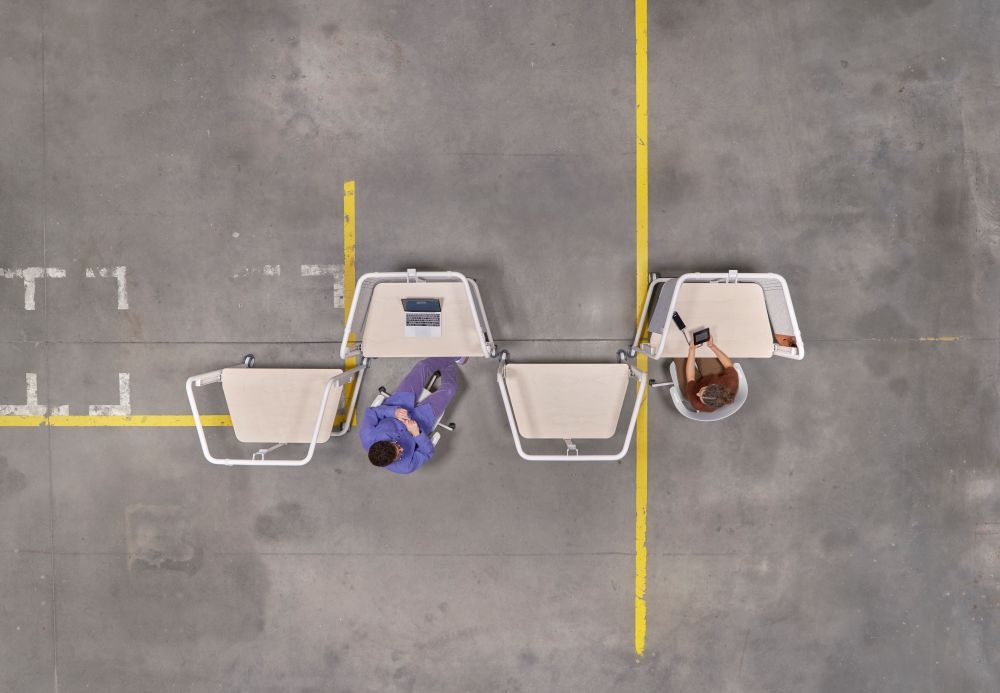 Vitra uvádí stoly Scout a modulární platformu Reset pro flexibilní kanceláře