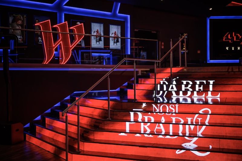 Ďábel se vrátil. A Westfield Chodov mu připravil červený koberec sezony