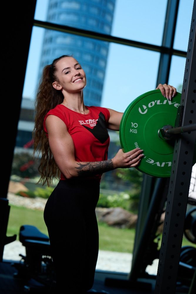 Mýtus o „příliš svalnaté postavě“ padá. Silový trénink ženám prospívá