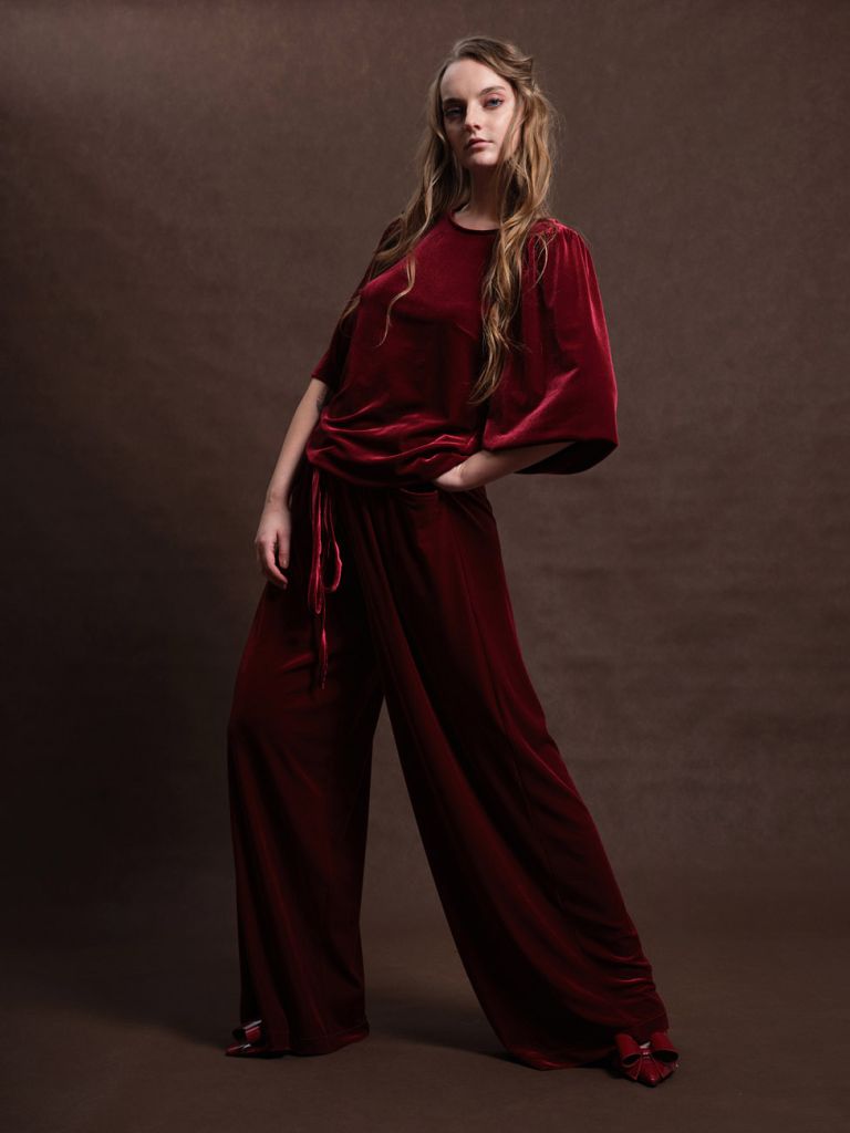 Seznamte se s velurem. Elegantní materiál, který spojuje luxusní vzhled a každodenní pohodlí