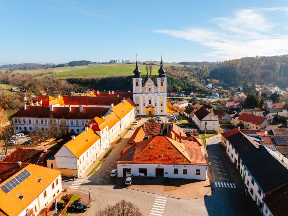 Klášter, Kalvárie a Florian. Říše, která stojí za cestu