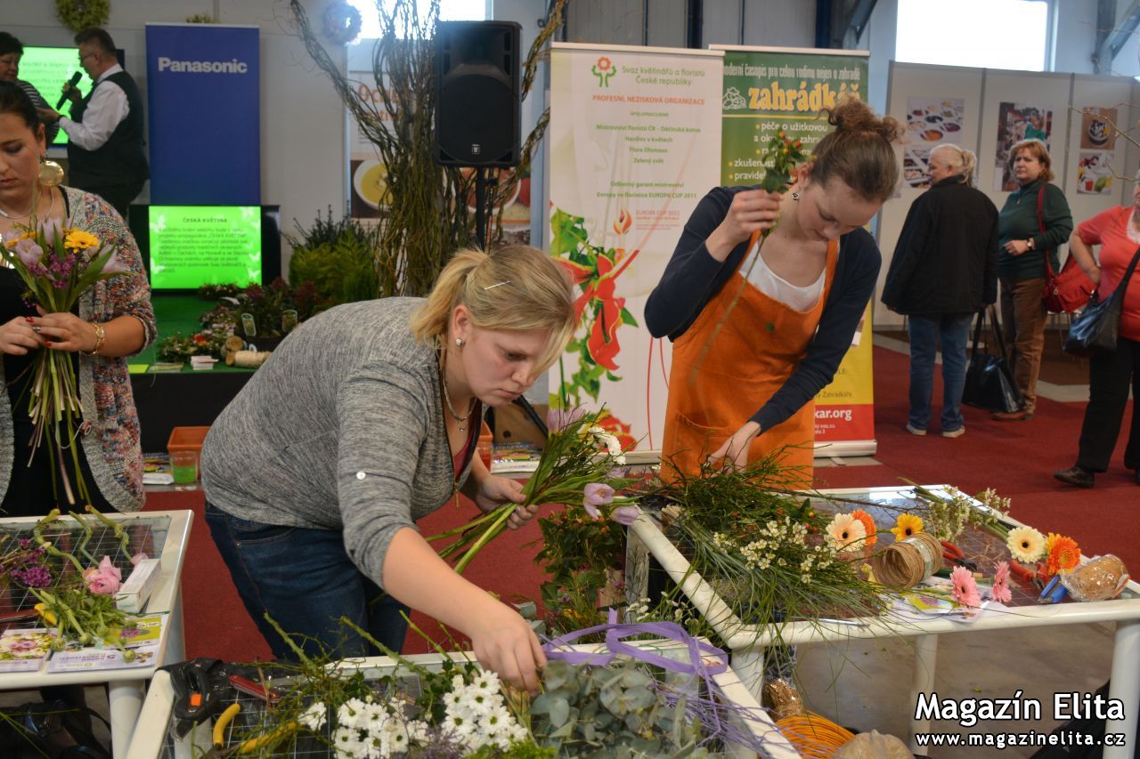 FLORISTICKÁ SOUTĚŽ OTVÍRÁNÍ JARA 2015 SE TĚŠILA ZÁJMU STUDENTŮ I VEŘEJNOSTI