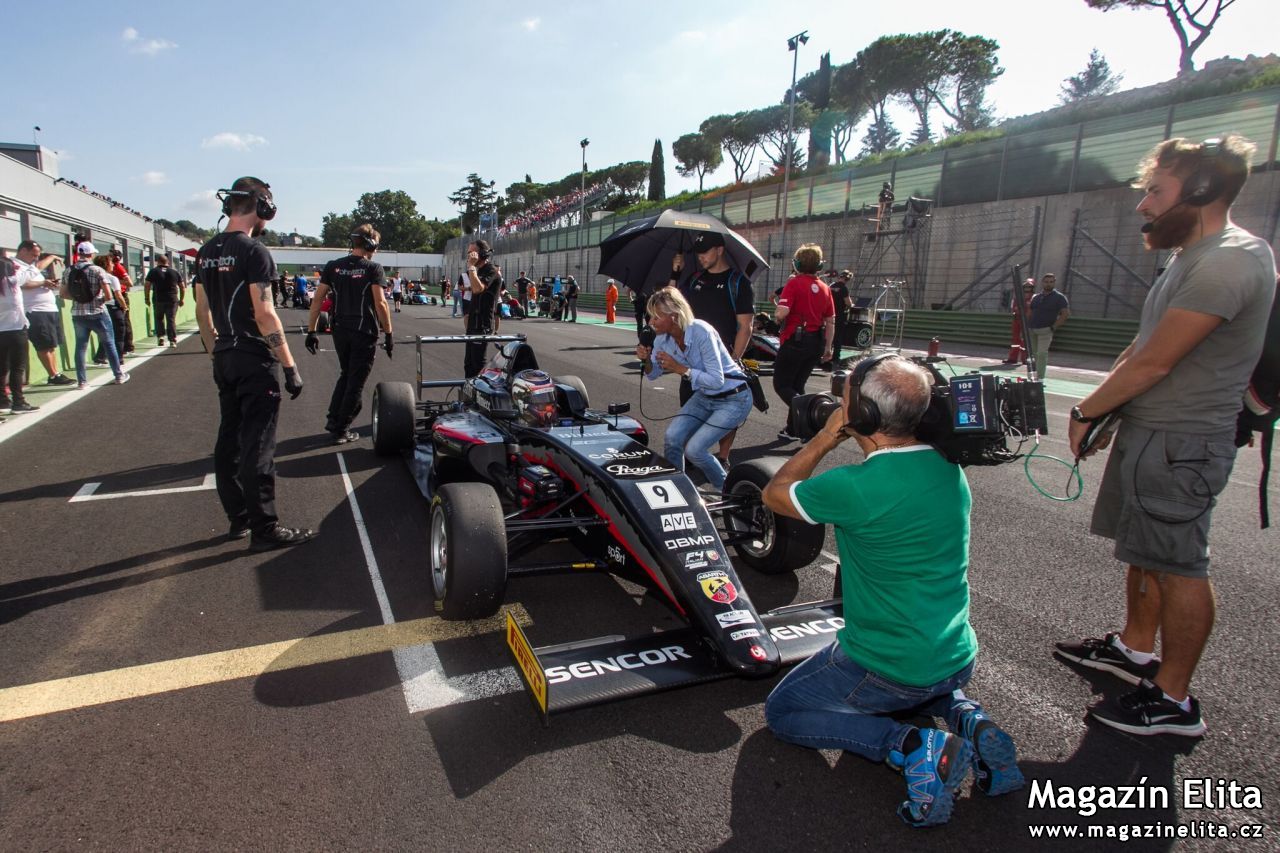 NOVÁČEK ROKU PETR PTÁČEK JUNIOR MÁ OTEVŘENOU CESTU DO F1!