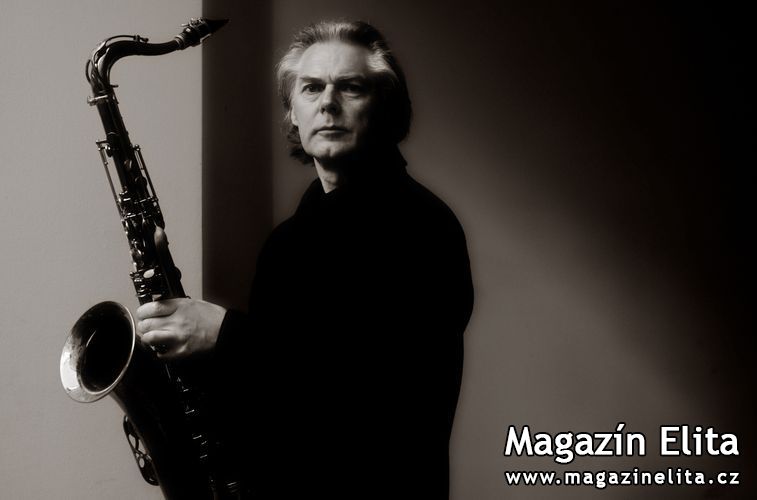 Pražský koncert norského saxofonisty Jana Garbarka se PŘESOUVÁ na 1. 10. 2020