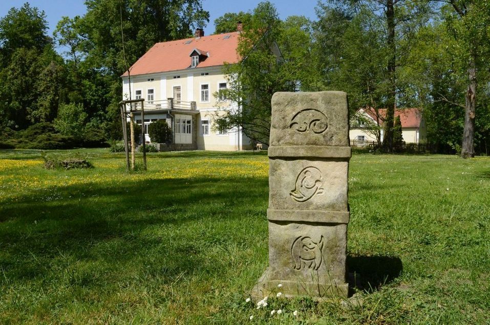 17944