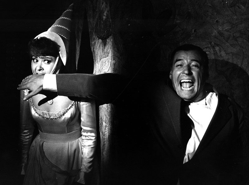 legendarni-film-bila-pani-je-cernobily-ale-barvity-a-chytre-napsany-rezirovany-i-zahrany