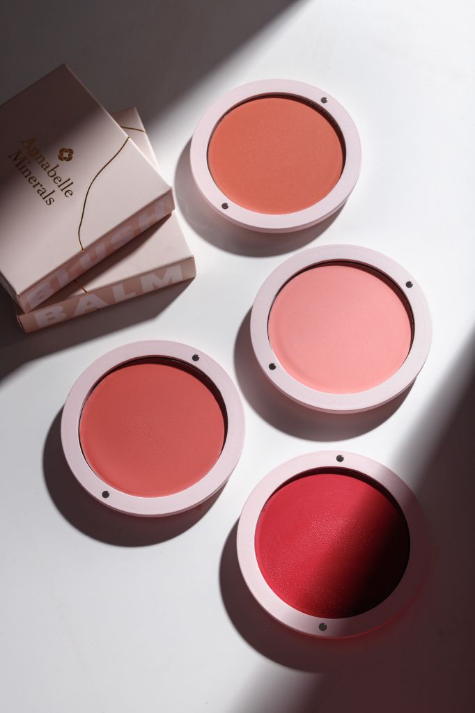 annabelle-minerals-uvadi-dve-zhave-novinky-kremovou-tvarenka-a-bronzer-s-pecujicim-slozenim