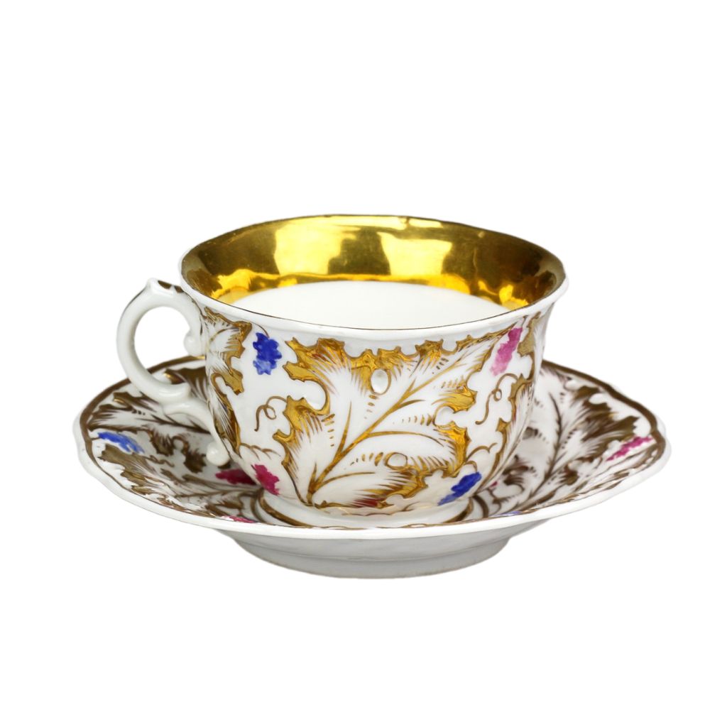 krehkou-krasu-s-pribehem-objevite-v-antiques-cinolter