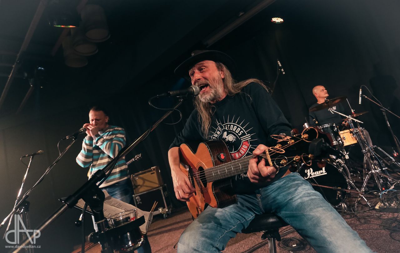 zamek-ve-zdounkach-zve-na-9-rocnik-hudebniho-festivalu-zdounecke-arkady