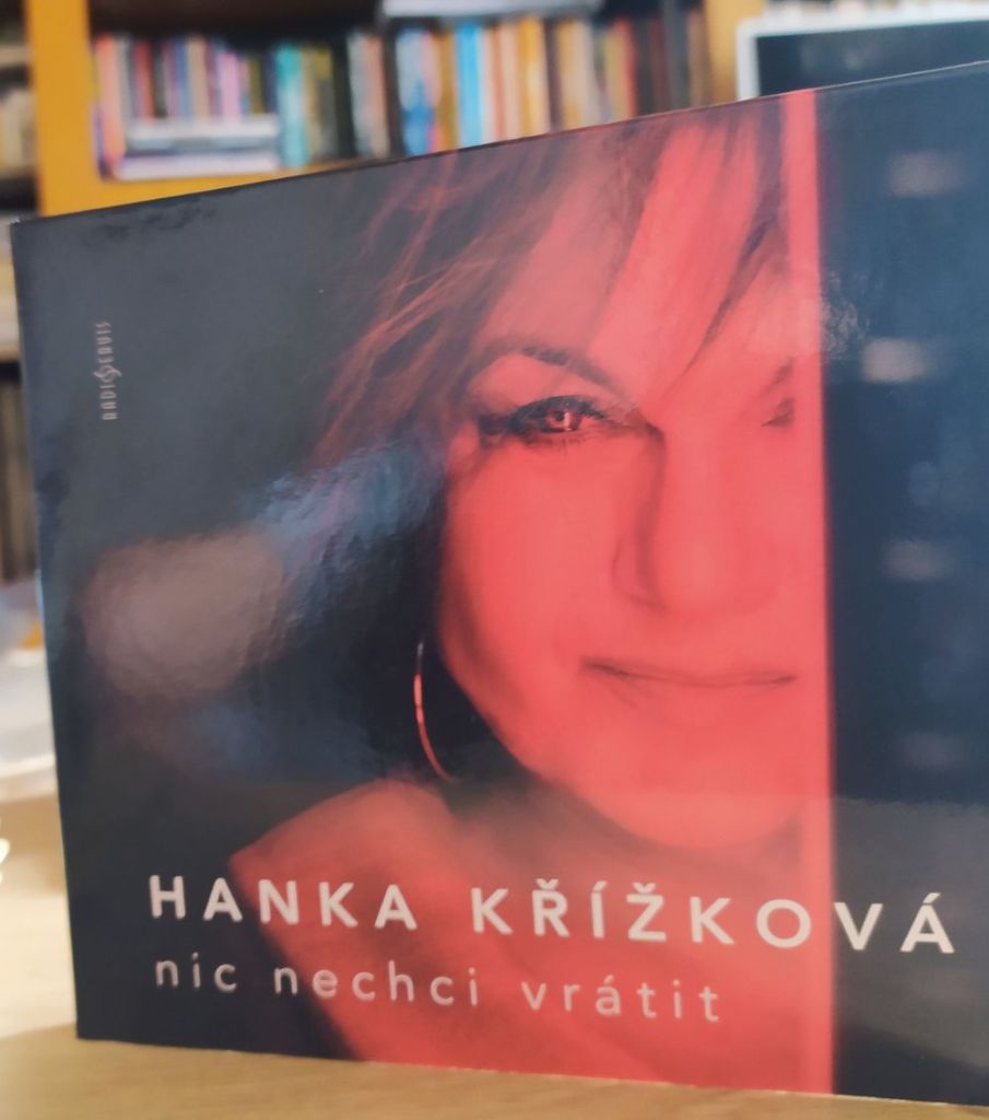 na-albu-nic-nechci-vratit-prekracuje-hana-krizkova-hranice-hudebnich-zanru