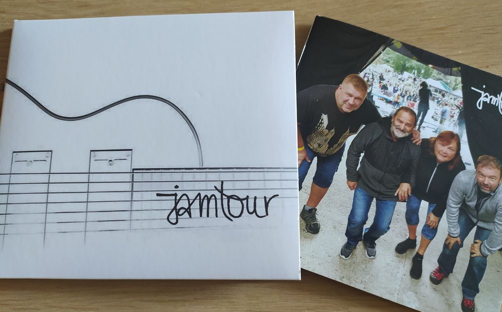 album-kromerizske-hudebni-skupiny-jamtour-rezonuje-v-dokonale-souhre