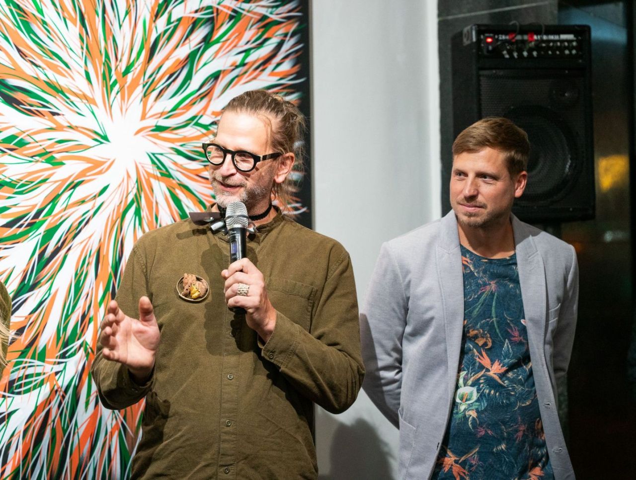 hanus-zlatka-a-jan-lamrovi-se-sesli-na-vystave-lamrovi-v-zahrade-v-galerii-1-v-praze