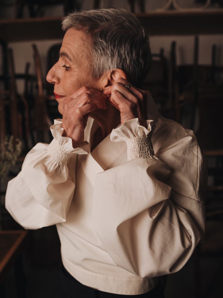 veronika-svobodova-je-synonymem-designove-zenske-mody-s-nadechem-art-deca-a-japonskeho-minimalismu