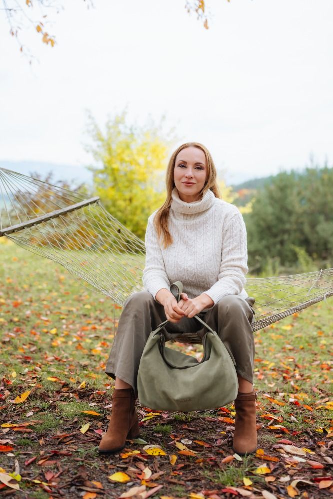 elega-helen-a-livia-prichazeji-ktera-z-nich-bude-ta-vase