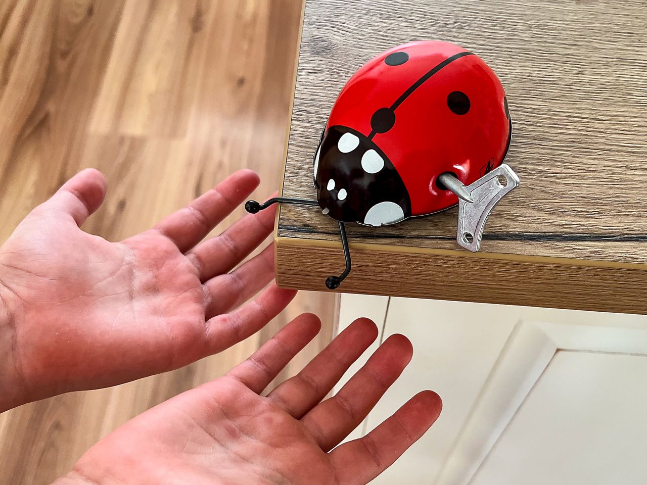 vanoce-v-duchu-tradice-kovap-hracky-spojuji-generace